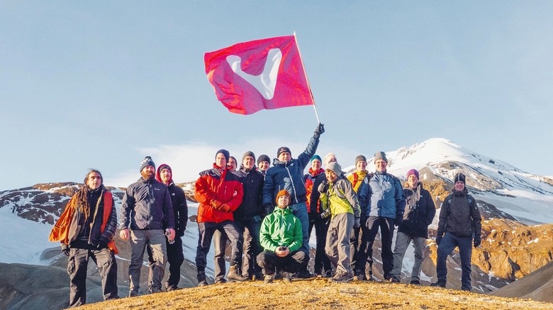 vivaldi team on mountaintop