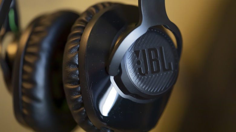 JBL Quantum 910X headphones up close
