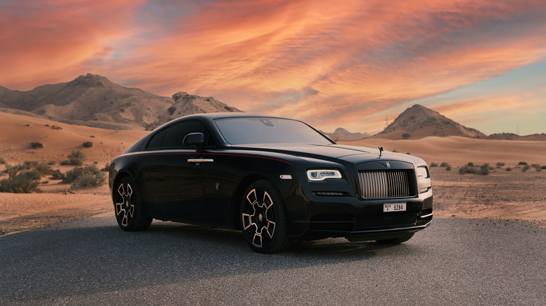 Rolls-Royce Wraith in the Dubai desert
