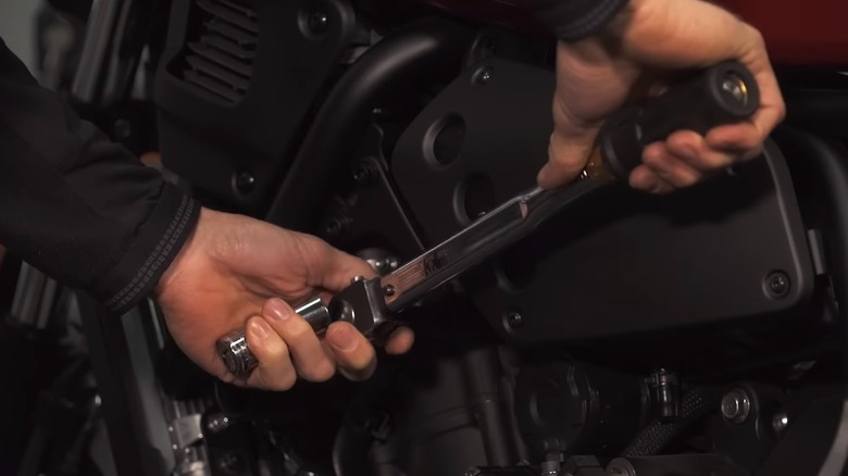 Tightening Motorcycle Bolts