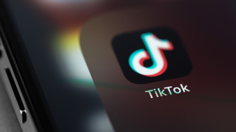 TikTok icon smartphone