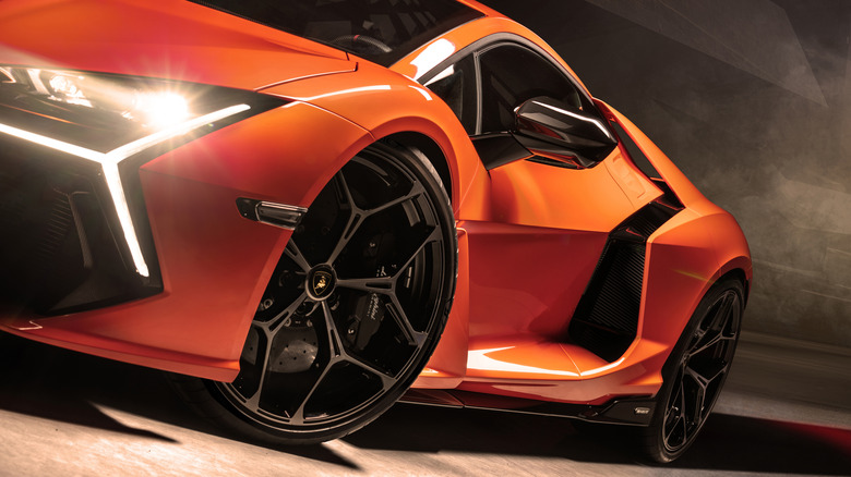 Lamborghini Revuelto wheels closeup