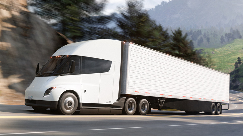 Tesla semi driving