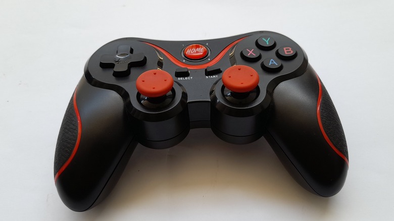 Wireless game controller