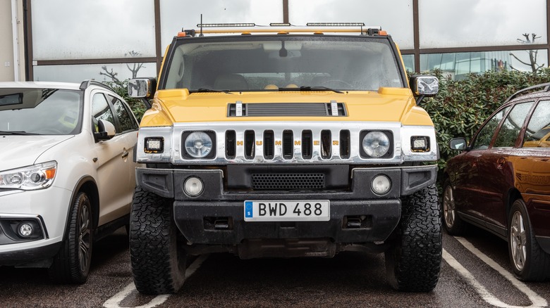 Hummer H2 parked front end