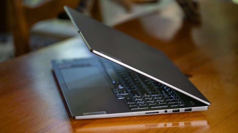 Lenovo IdeaPad Pro 5i 16 Gen 9