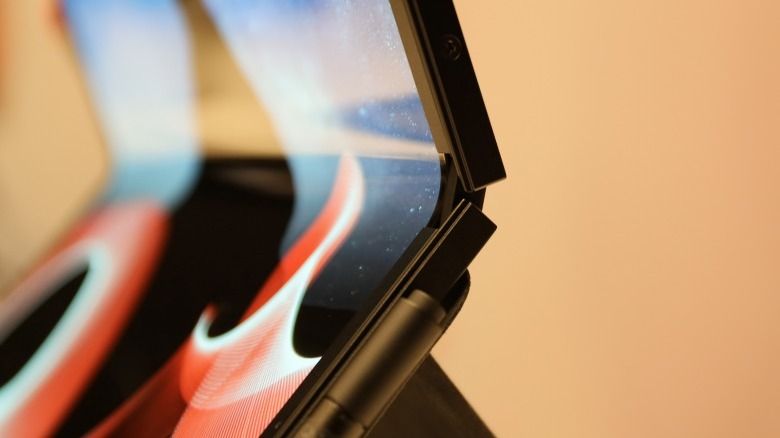 Foldable display