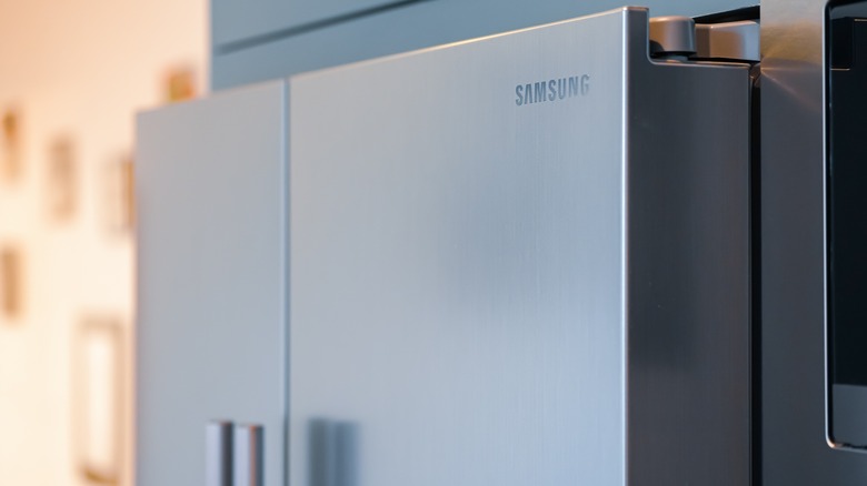 Samsung and LG go head to head with AI-powered fridges that recognize food  - The Verge