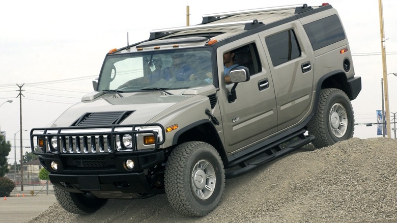 H2 Hummer off-road