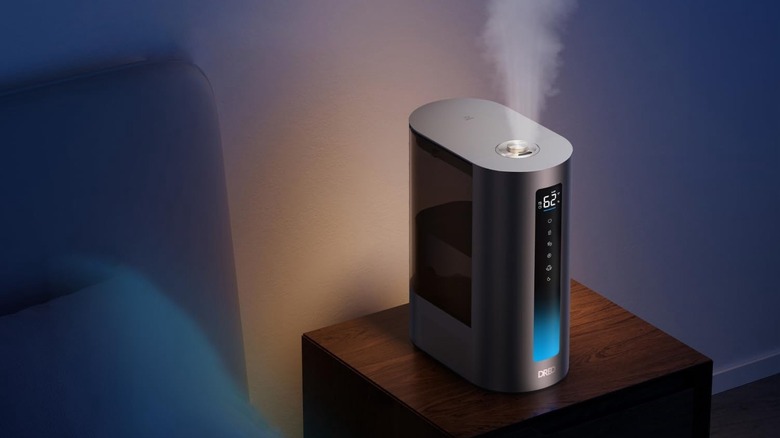 HM713S 6L Smart Humidifier on a nightstand.