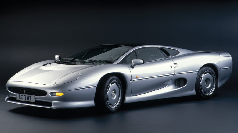 The five-speed manual XJ220