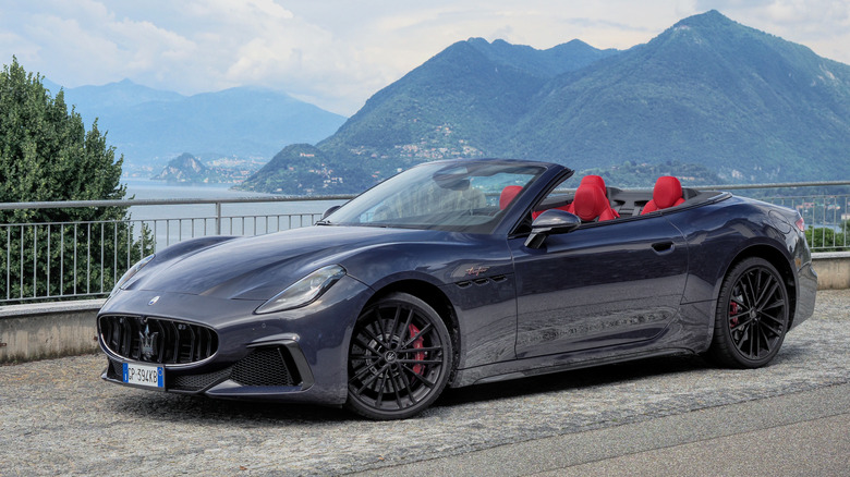 2024 Maserati GranCabrio Trofeo front 3/4