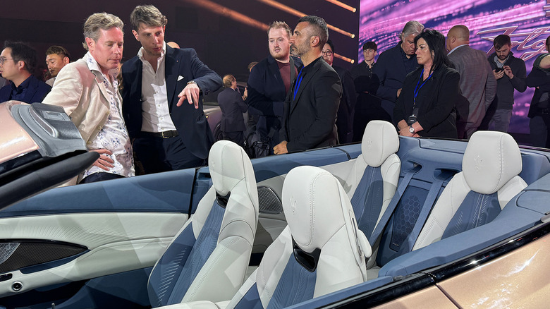 2025 Maserati GranCabrio Folgore seats and crowd at debut