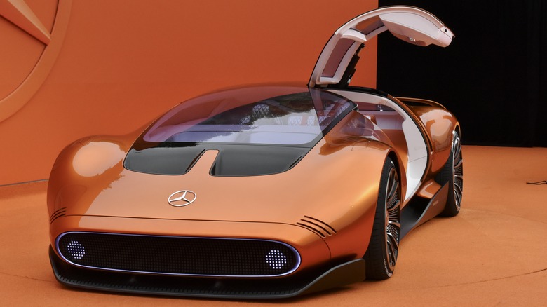 Mercedes-Benz Vision One-Eleven front three quarter view.