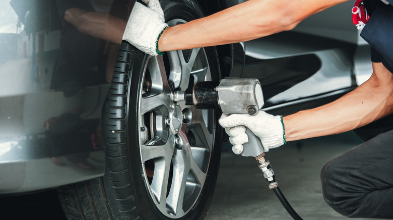 Impact wrench used on car wheels