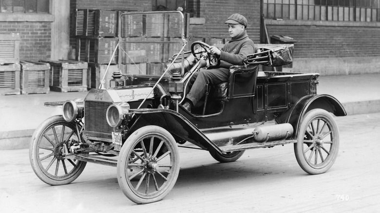 1908 Ford Model T, period photograph, front-left three-quarter view