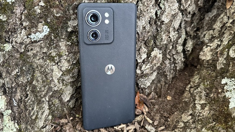 Motorola Edge 2023 Showing the textured back