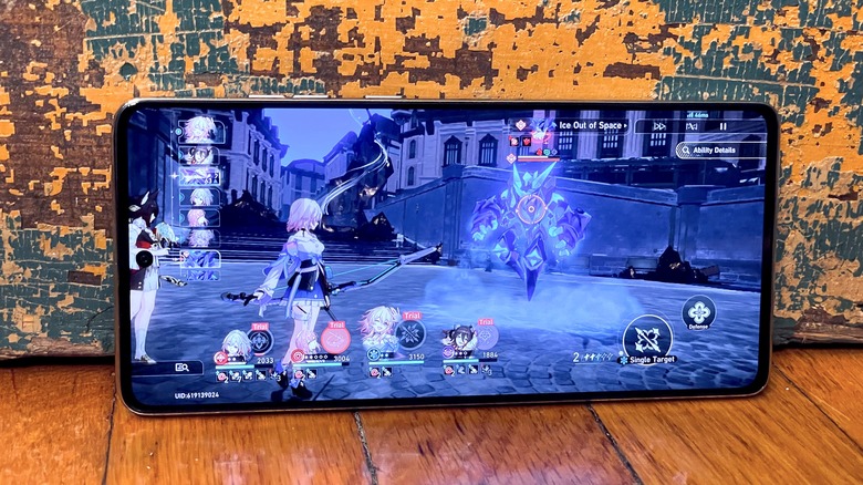 Honkai Star Rail running on Moto G Stylus