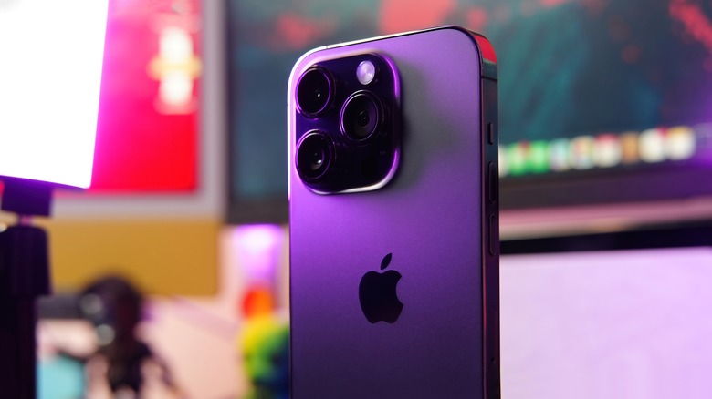 apple iphone 18 cupertino purple