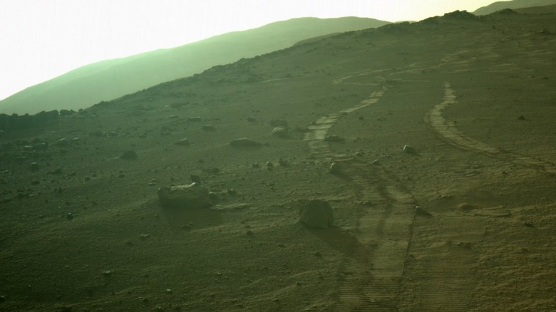 Perseverance tracks on Mars