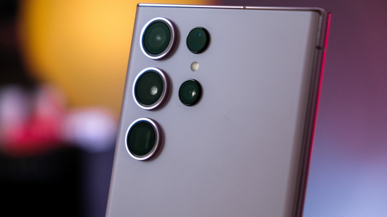 S23 Ultra cameras closeup