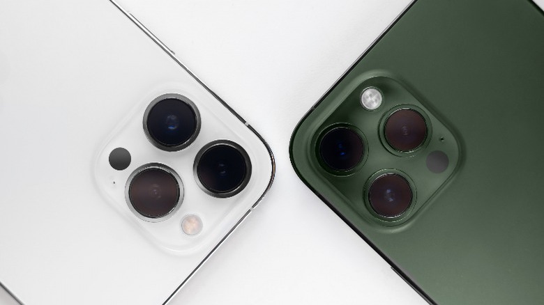 White and green smartphone cameras