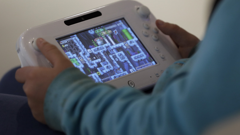 Wii U GamePad displaying game image