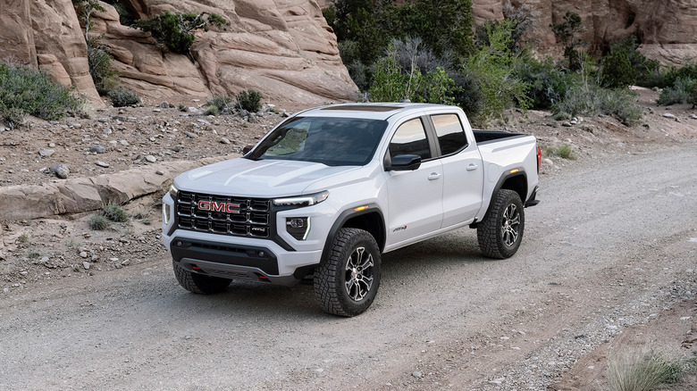 white 2023 gmc canyon at4