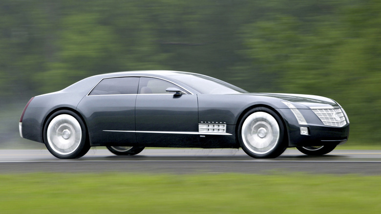 Cadillac Sixteen concept driving by