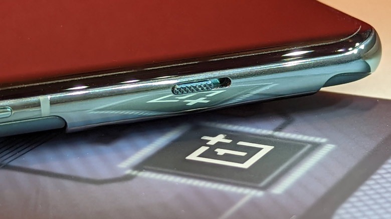 OnePlus 10 Pro 5G on 1+ logo case