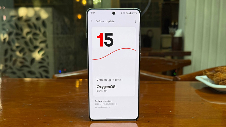 OxygenOS 15 showcase on the OnePlus 13R.