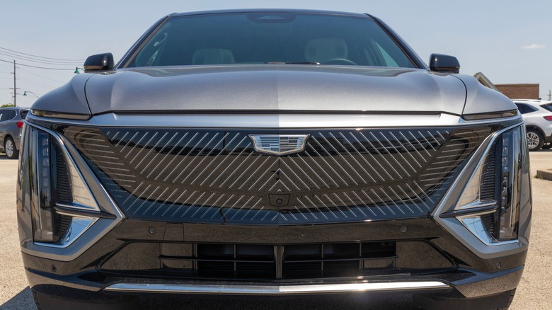 2023 Grey Cadillac grill