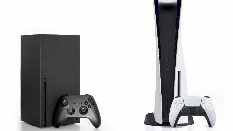 PS5 and Xbox Series X size comparison