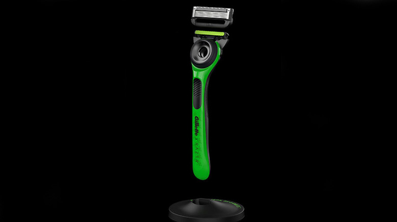 gillette razer razor upright