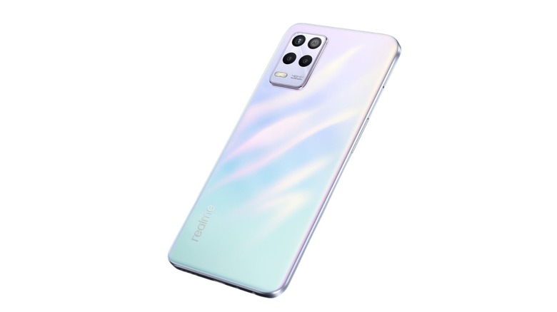 The rear panel of the Realme 9 5G in white. 