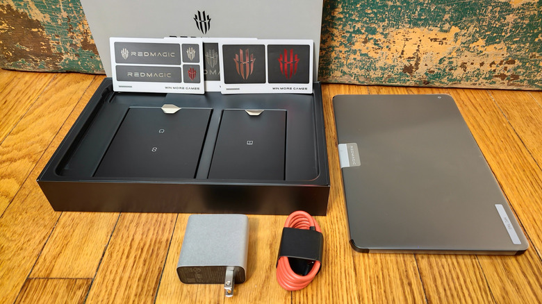 Nova Gaming Tablet box contents