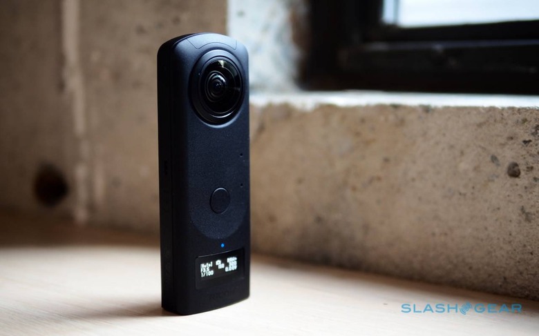 Huidige Luiheid aardappel Ricoh Theta Z1 Hands-On: A 360 Camera With New Focus - SlashGear