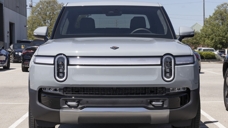 Rivian R1T front end