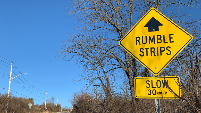 Rumble strip warning sign