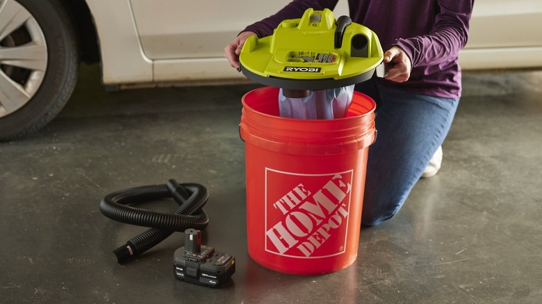 Ryobi wet and dry bucket top on Home Depot bucket