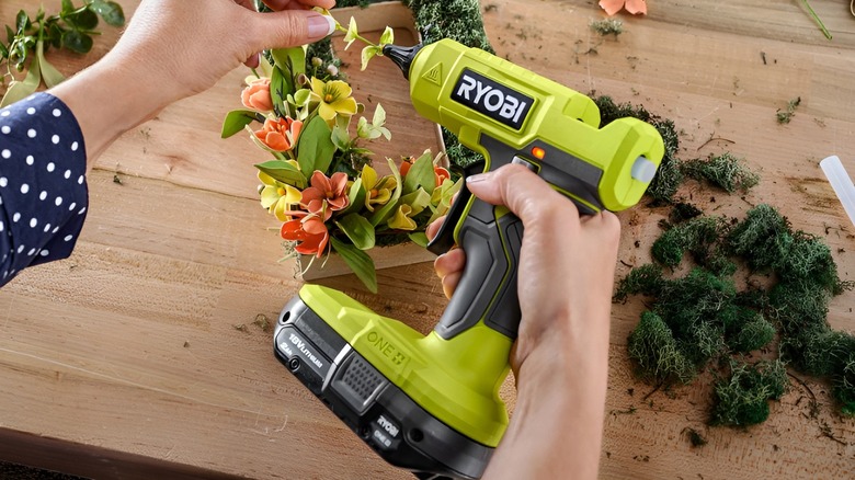 Using Ryobi glue gun for decor project