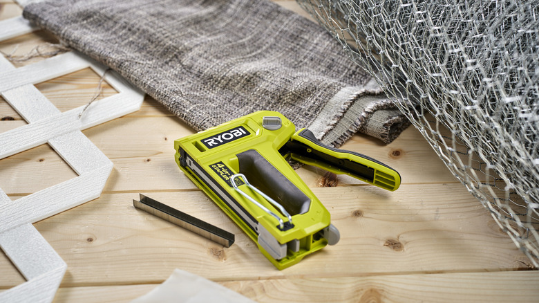 Ryobi's manual staple gun