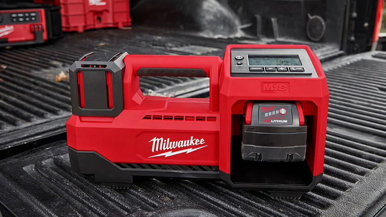 Milwaukee M18 Cordless Tire Inflator 