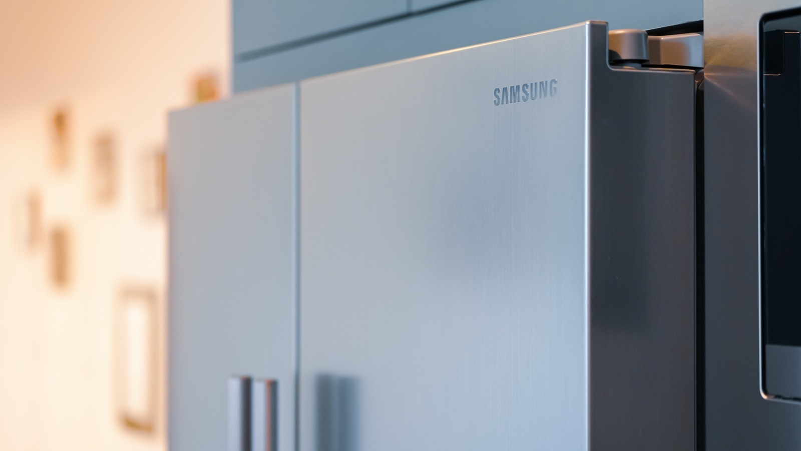 Samsung’s Latest Collaboration Brings Weird Artwork To Its Bespoke Fridge – SlashGear