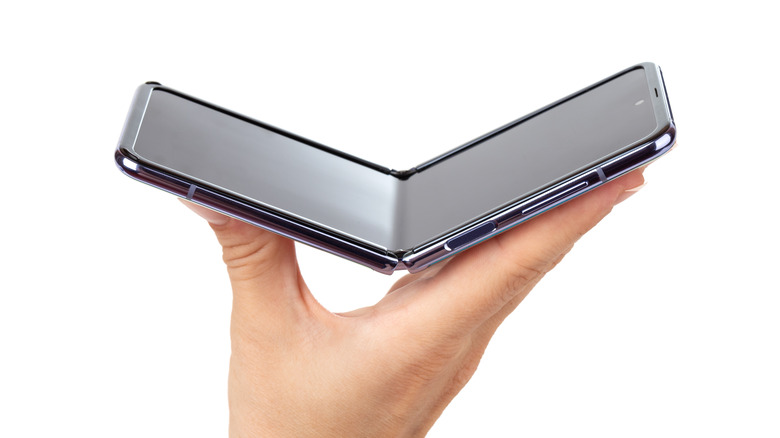 Six Reasons You Should Use a Foldable Smartphone – Samsung