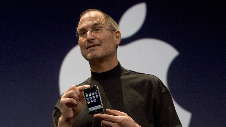 Steve Jobs introducing iPhone 2007
