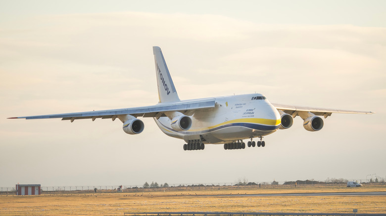 Antonov An-124 on final approach