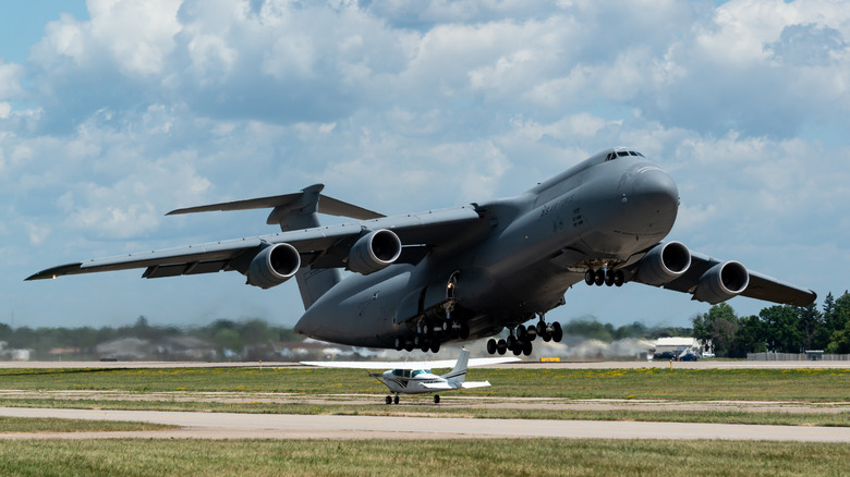 Lockheed C-5M Super Galaxy taking off