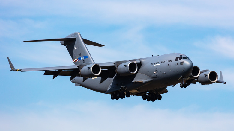 Front view of McDonnell Douglas/Boeing C-17 Globemaster III in flight