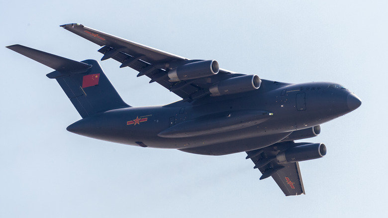 Xian Y-20 banking in-flight